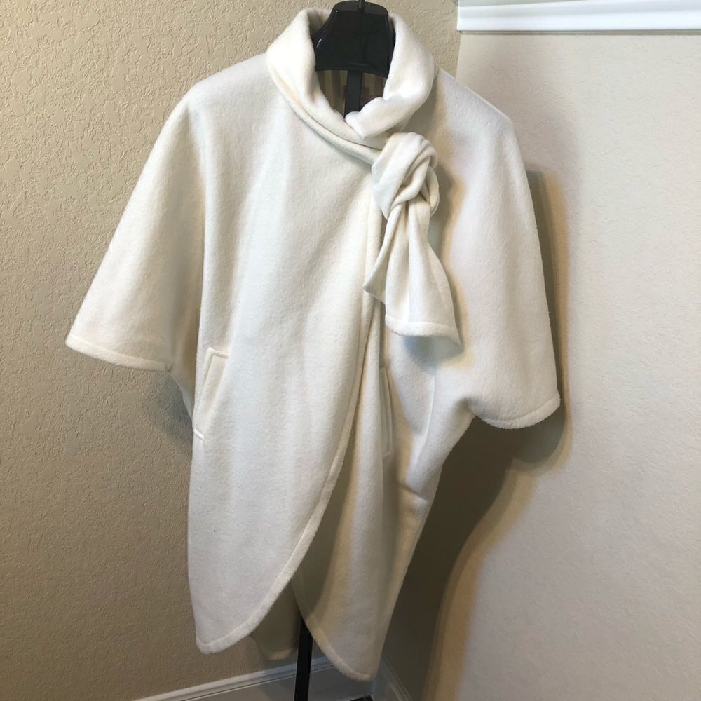 Avon Fashion vintage ivory neck tie cape one size fits all